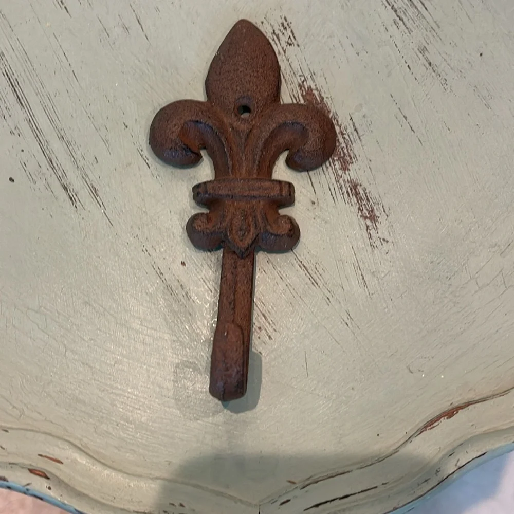 Cast Iron Fleur de Lis